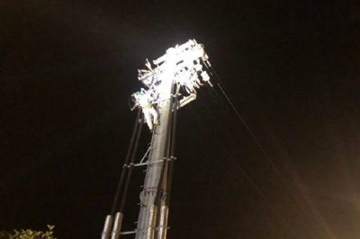 國(guó)網(wǎng)高郵市供電公司周山供電所“清藤行動(dòng)”保設(shè)備安全運(yùn)行