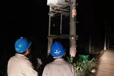 檢查變壓器高低壓樁頭，令克樁頭，高壓開關(guān)和導(dǎo)線連接處