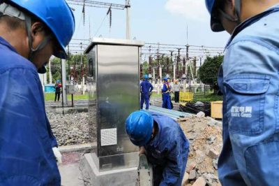 瀘州供電公司忙著進行線路紅外測溫 主變加裝散熱風(fēng)扇