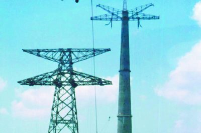 1987年：我國(guó)首次應(yīng)用直升機(jī)牽引纜繩開展過(guò)江放線