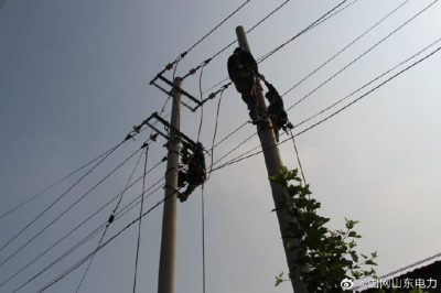 將100千伏安變壓器更換為200千伏安變壓器，提高供電可靠性