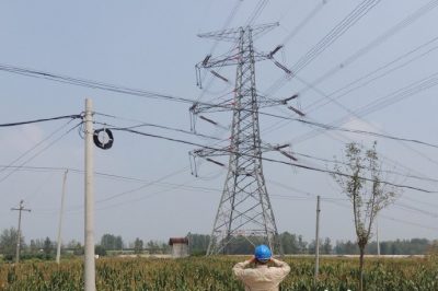 500千伏艾姚、艾湖線開(kāi)展保電特巡工作