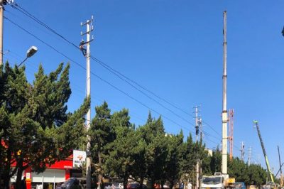 化纖生活區(qū)浦東路進行線路改造工作