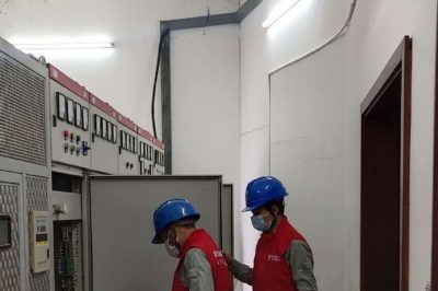 仔細(xì)檢查臺區(qū)變壓器保重點供電單位