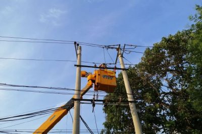 開展帶電作業(yè)，助力提質(zhì)增效