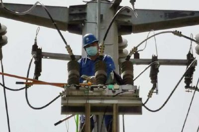 高考保電巡視忙，助力學(xué)子創(chuàng)佳績。