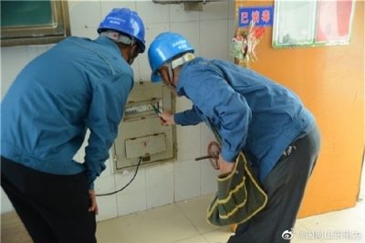 開學(xué)在即對學(xué)校重點檢查變壓器、配電室、插座等是否存在故障