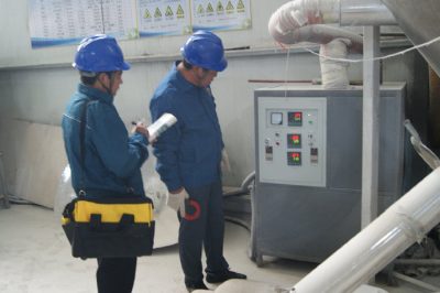 對客戶的配電盤、啟動柜、電表箱、保護器、接地線等進行排查測試