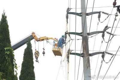 高空作業(yè) 保障電網(wǎng)穩(wěn)定運(yùn)行