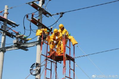 對(duì)10千伏南弘線進(jìn)行帶電更換電壓互感器作業(yè)