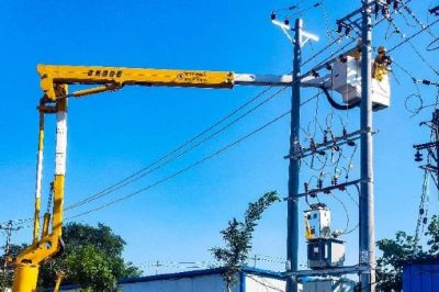 對(duì)10千伏035巖崳線主干9號(hào)桿新增高壓用戶(hù)開(kāi)展帶電接