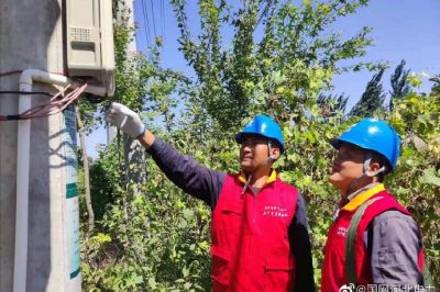 對轄區(qū)內的高低壓線路、設備進行巡視