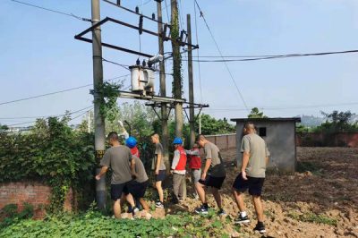 為部隊(duì)內(nèi)部修剪高、低壓線路下的樹障