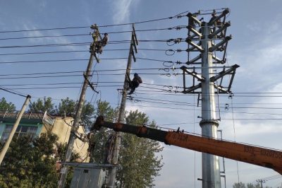 建設(shè)2#變配電變壓器以及該臺(tái)變所屬的400V低壓桿線(xiàn)一次性組織施工遷移