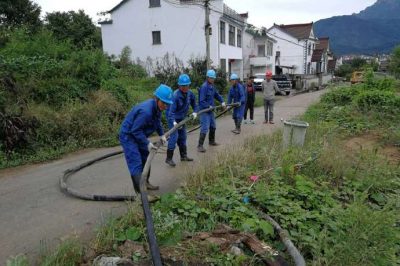 搶修水毀工程?！皟晒?jié)”風(fēng)景區(qū)可靠保電