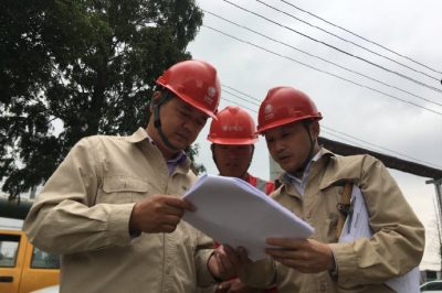 ?黨群聯(lián)合“亮劍”一線施工現(xiàn)場