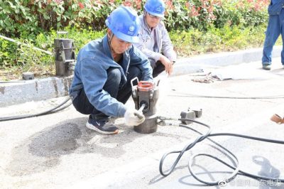 加緊開(kāi)展110千伏歌爾線線路架設(shè)工作