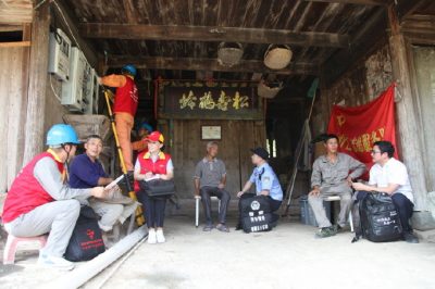 耐心宣傳用電安全知識(shí)