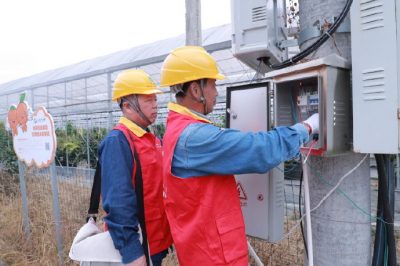 宣傳電力設(shè)施保護(hù)，講解安全用電知識(shí)