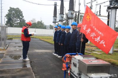 在220千伏豹南山全站改造現(xiàn)場全面學(xué)習(xí)檢修流程，熟悉設(shè)備情況