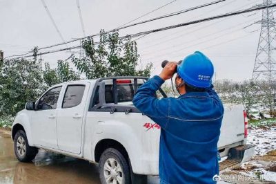 可能造成輸電線路覆冰舞動倒塔、斷線、設(shè)備污閃等事故