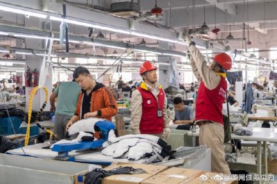 其檢查線路設(shè)備，確保訂單及時生產(chǎn)和銷售