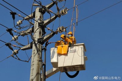 夏邱鎮(zhèn)溪家村10千伏華磊線1號(hào)鐵塔緊急帶電處理弓子線斷線缺陷