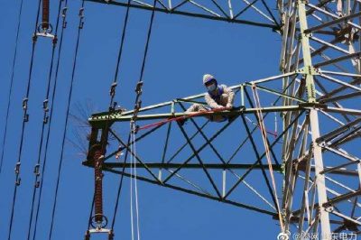 消除220千伏廣安線24號(hào)塔導(dǎo)線防震錘滑跑的嚴(yán)重缺陷