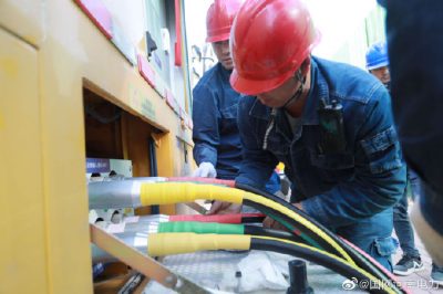 開展移動(dòng)箱變車作業(yè)