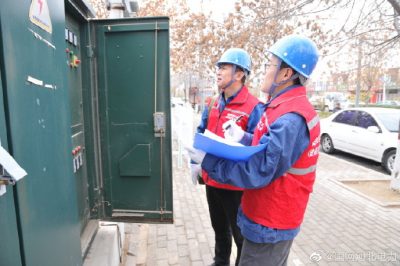 在東門外村對設備的工作狀況進行檢查