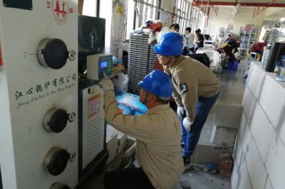 “雙十一”購(gòu)物熱 供電人服務(wù)忙