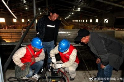 宣傳安全用電知識，現(xiàn)場講解漏電保護器、插座等常識