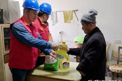 對(duì)舊線路、開關(guān)和插座等進(jìn)行維修更換