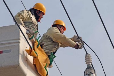 為機(jī)場(chǎng)村新建的4座農(nóng)灌提水站搭接10千伏供電線路