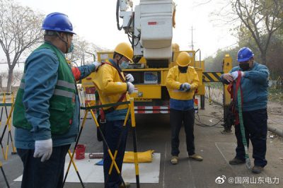 10千伏坡李線帶電更換隔離開關(guān)作業(yè)