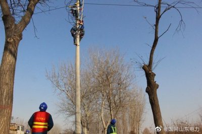 更換老舊導(dǎo)線700余米，安裝跌落式熔斷器一處