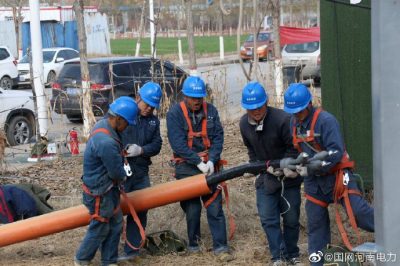 對(duì)范縣110千伏義和站10千伏和10號(hào)Ⅰ、和11號(hào)Ⅱ金堤西線進(jìn)行組塔架線工作