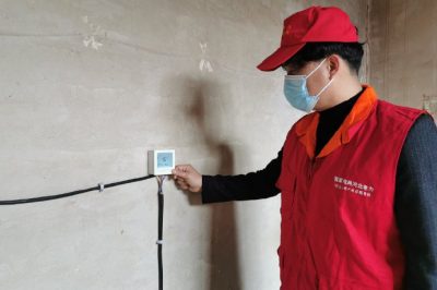 對轄區(qū)內(nèi)煤改電用戶進行走訪，檢查取暖設(shè)備