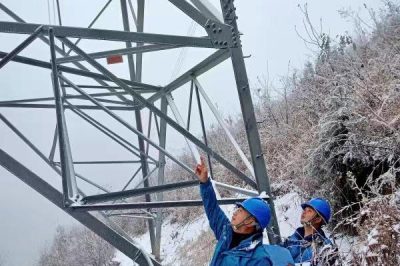 國(guó)網(wǎng)江西檢修公司應(yīng)對(duì)首輪雨雪天氣 全力做好電力保障工作