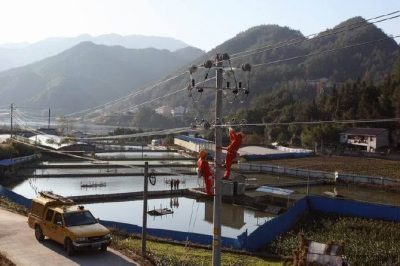 上門為魚庫檢查用電安全、供電線路、自備發(fā)電機(jī)等設(shè)備