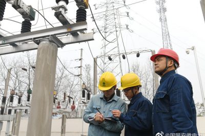 在雨雪大風(fēng)等特殊天氣，對(duì)設(shè)備、線路加強(qiáng)巡視監(jiān)督