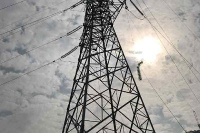 對(duì)南廣高鐵小湘段的兩條220千伏高鐵供電專(zhuān)線(xiàn)進(jìn)行計(jì)劃停電檢修