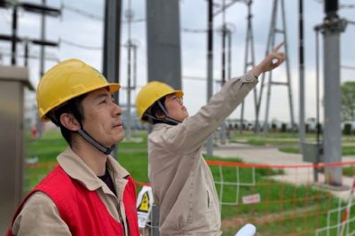 500千伏上河變的運(yùn)維人員執(zhí)行站內(nèi)2號主變停役操作